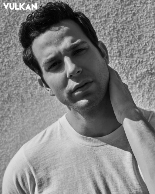 Skylar Astin | Vulkan Magazine