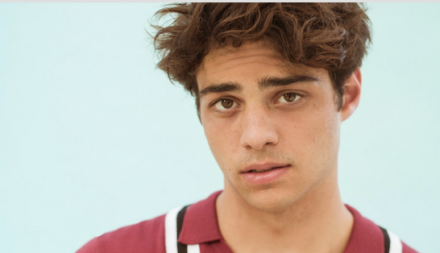 The Actor Noah Centineo Gives His Number to Talk to fans
