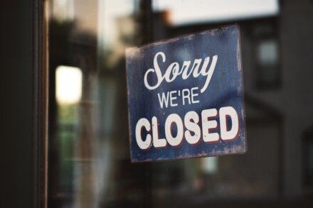 Which Retail and Grocery Stores, Gyms, Restaurants Are Closing?