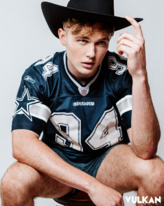 Garrett Wareing | Vulkan Magazine