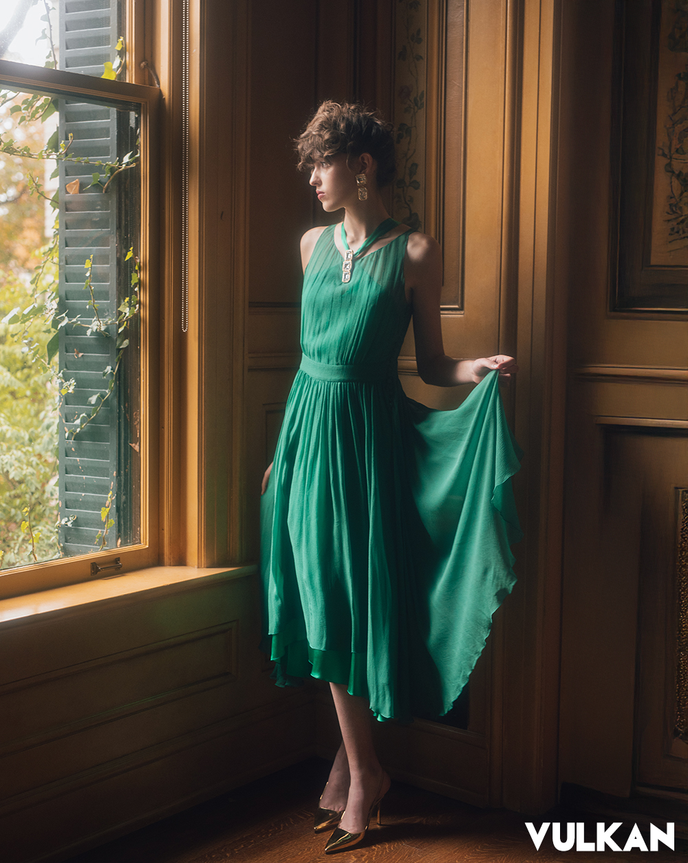 Dress Vintage Chloe (Stylists Own) Earrings & Brooch Vintage Dior Elaine’s Vintage