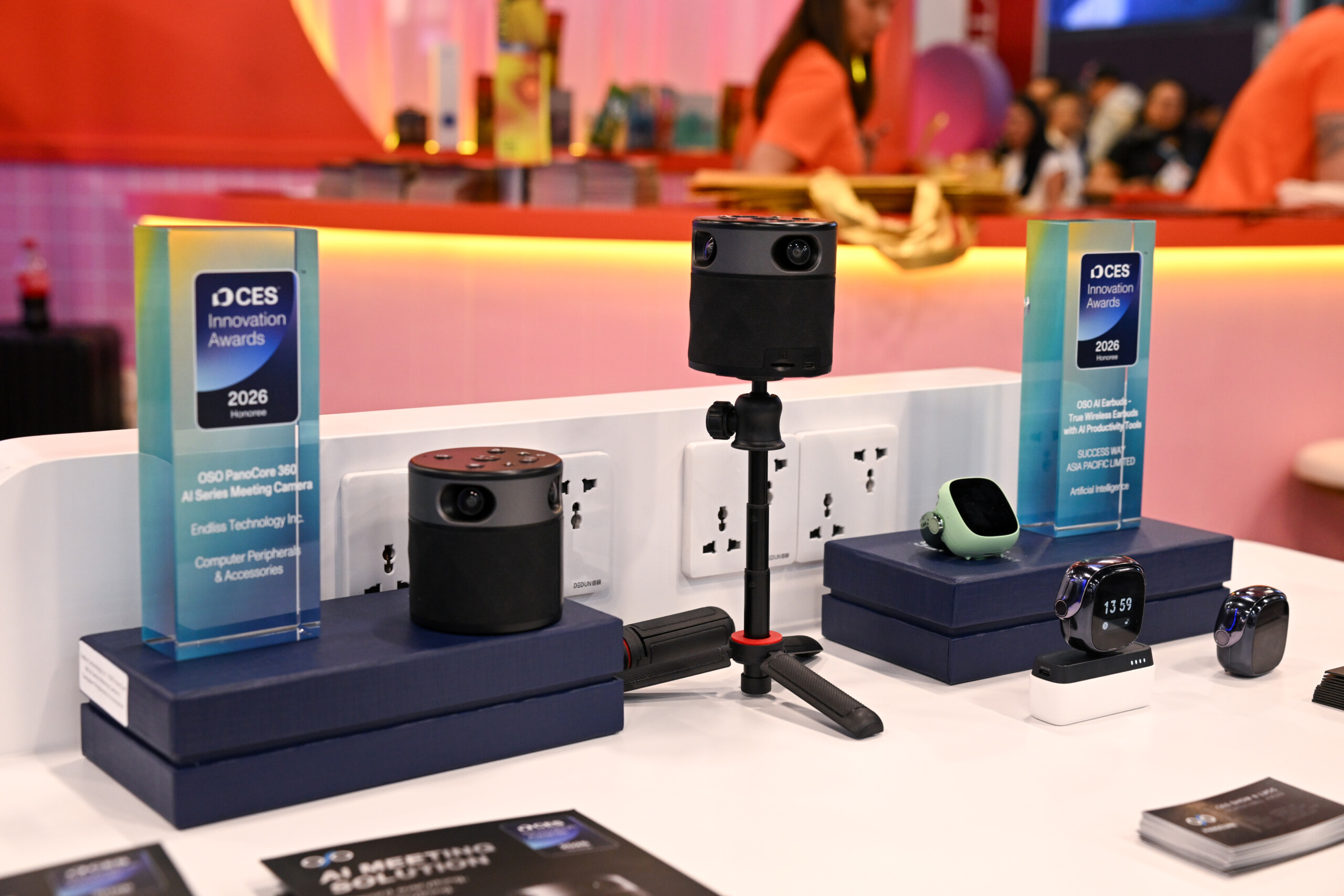 OSO Pancore 360 AI Series Meeting Camera and OSO AI Earbuds