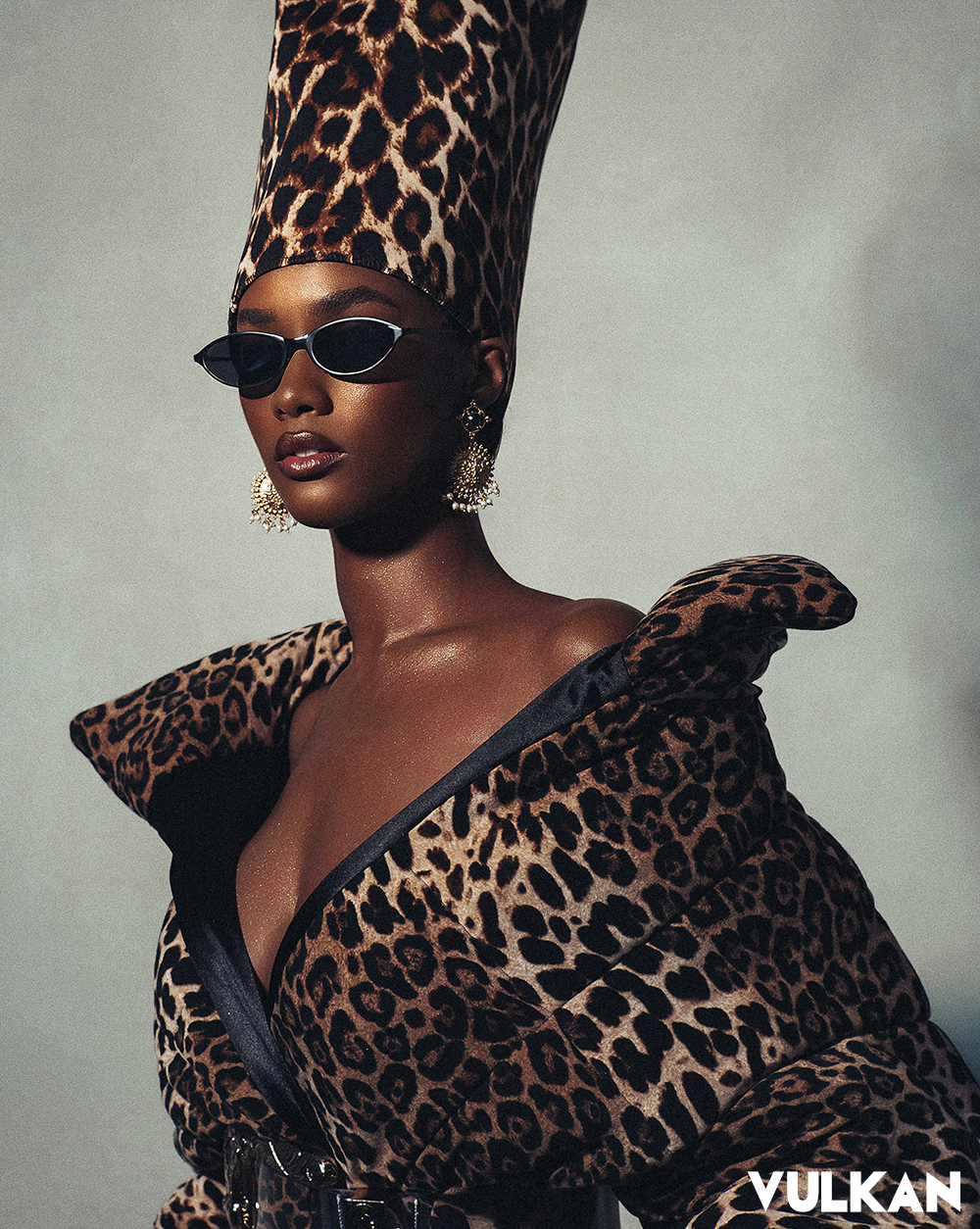 Coat & Hat – MR. BLEU @mrbleu_official Earrings- Adiba @adiba.official Belt- Rowen Rose @rowenroseofficial Sunglasses Sojos