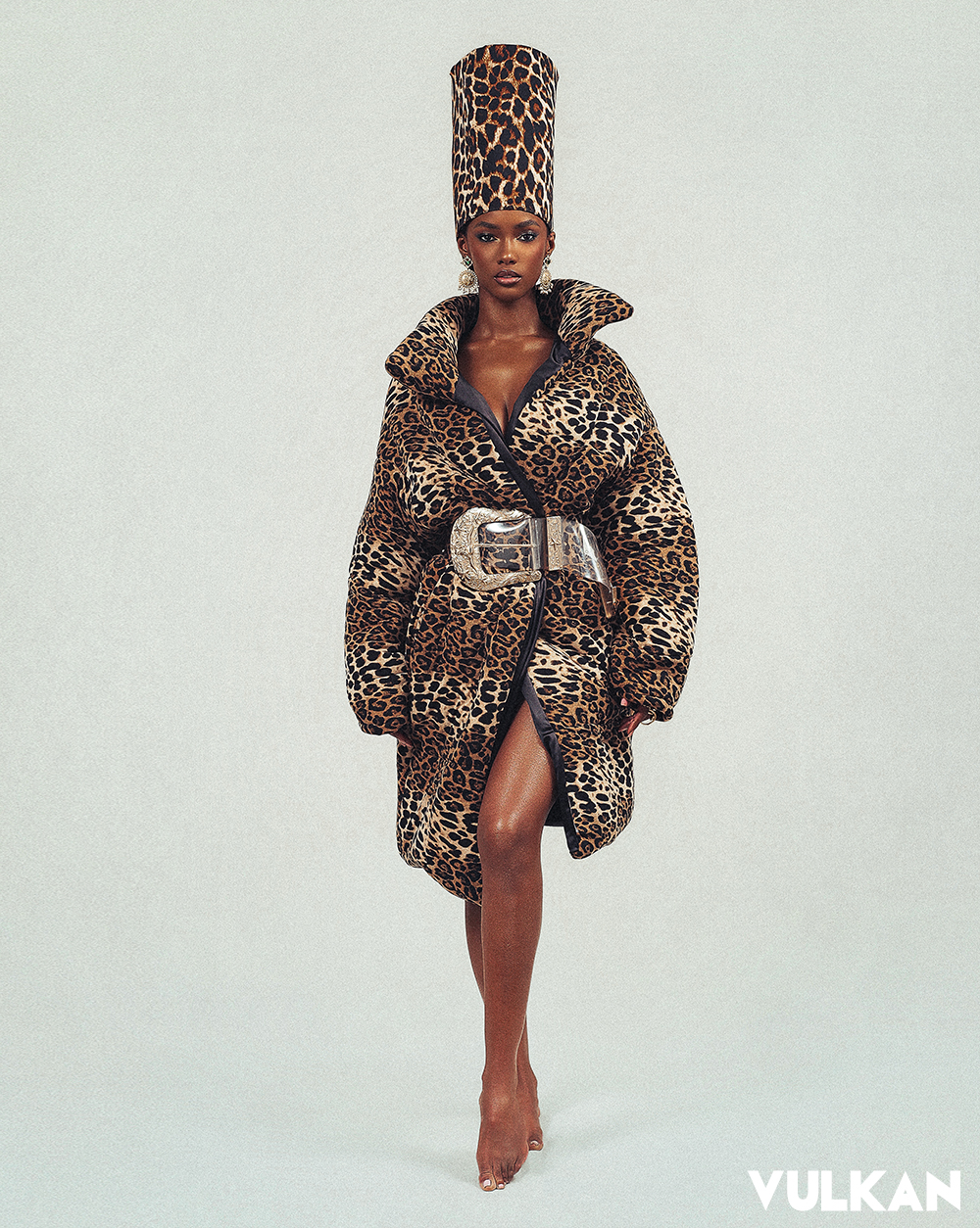 Coat & Hat – MR. BLEU @mrbleu_official Earrings- Adiba @adiba.official Belt- Rowen Rose @rowenroseofficial