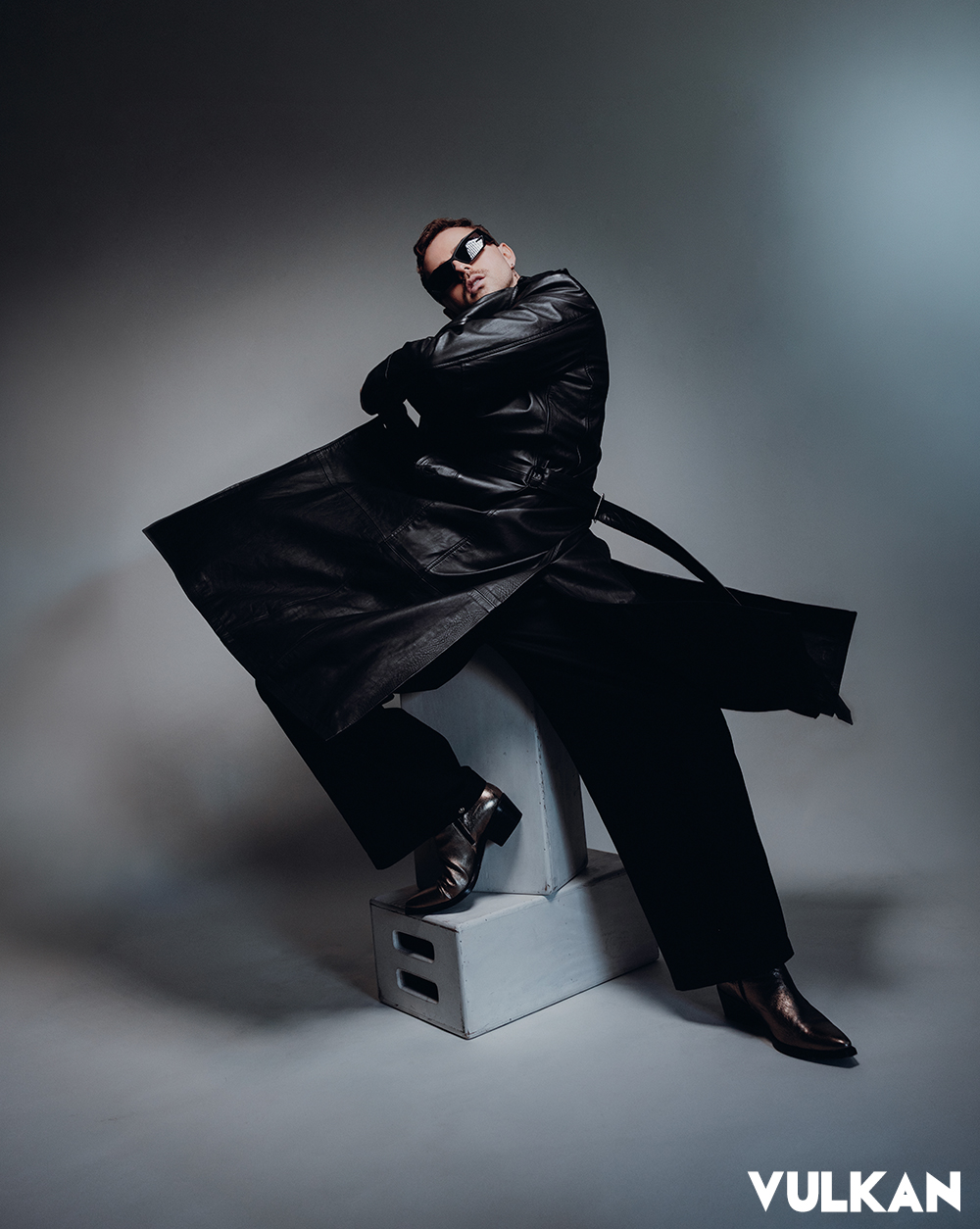 Sunglasses: Maison Privee Archives @maisonpriveepr _la Coat: Mister Triple X @mistertriplex Pants: Charles & Ron @charlesandron Shoes JBR