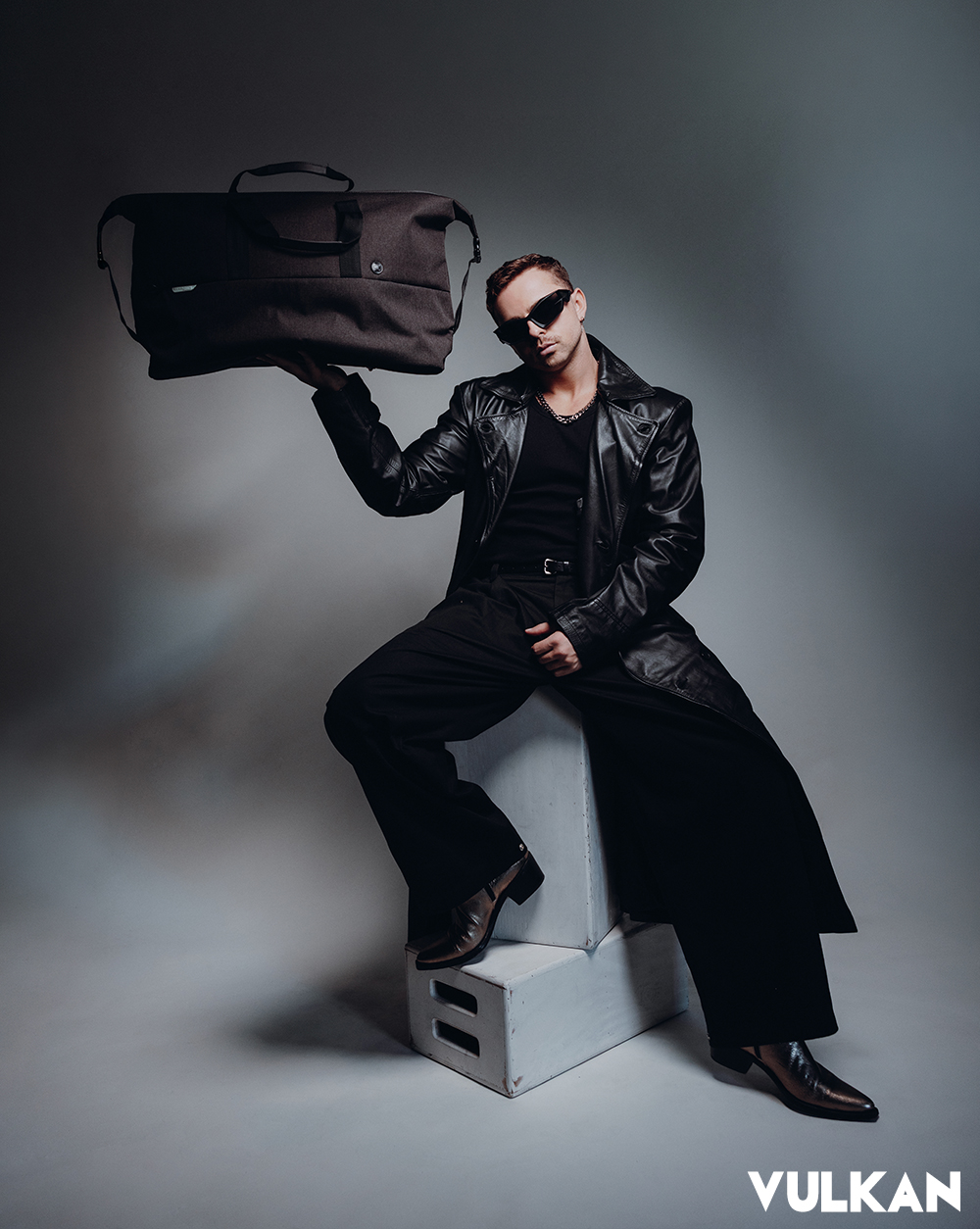 Bag Swiss Digital @swissdigital_design_usa Sunglasses: Maison Privee Archives @maisonpriveepr _la Coat: Mister Triple X @mistertriplex Pants: Charles & Ron @charlesandron Shoes JBR