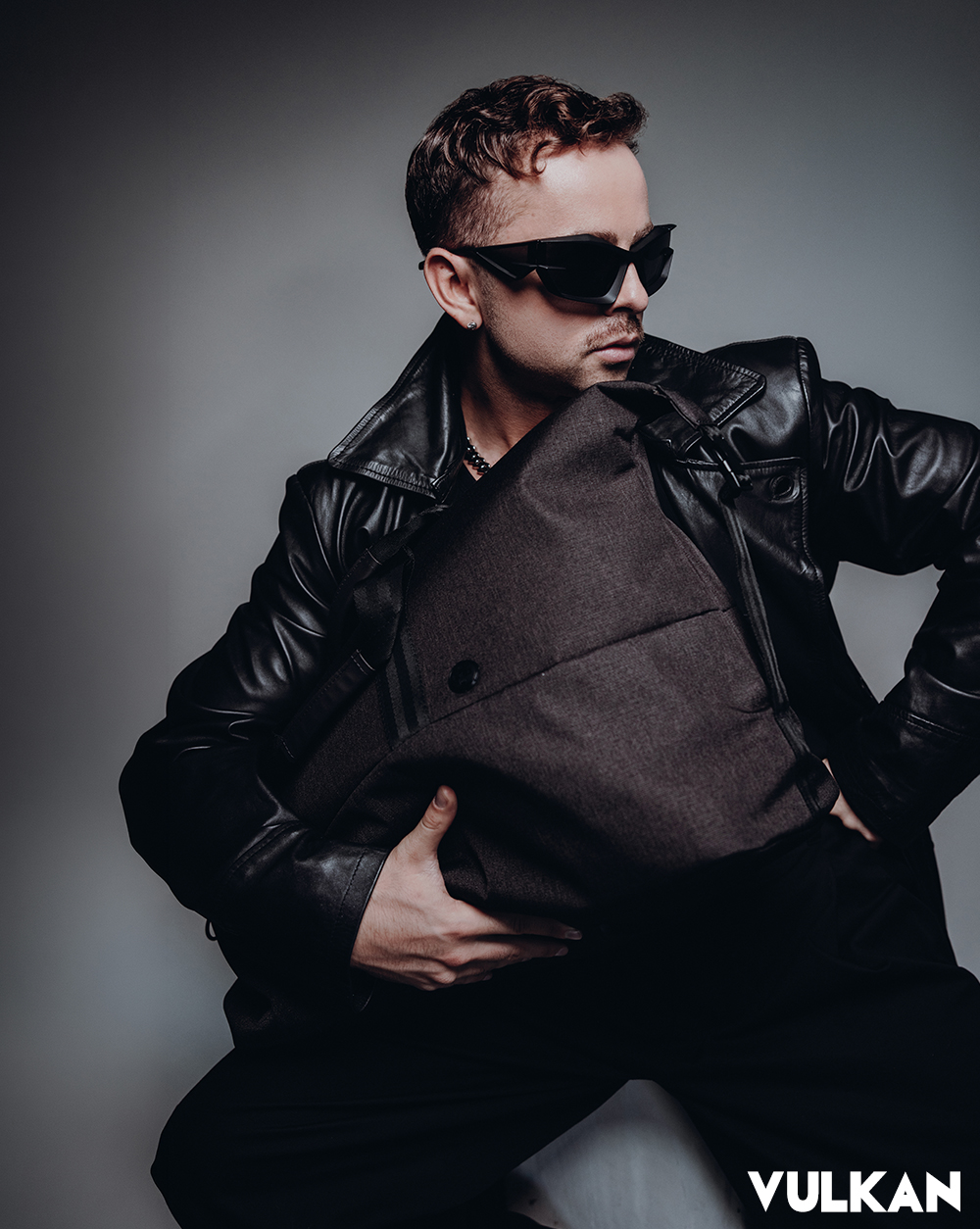 Bag Swiss Digital @swissdigital_design_usa Sunglasses: Maison Privee Archives @maisonpriveepr _la Coat: Mister Triple X @mistertriplex Pants: Charles & Ron @charlesandron Shoes JBR